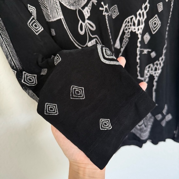 Additions by Chico's Black Slinky Giraffe Print Top Size XL Boho African Safari - Picture 5 of 7